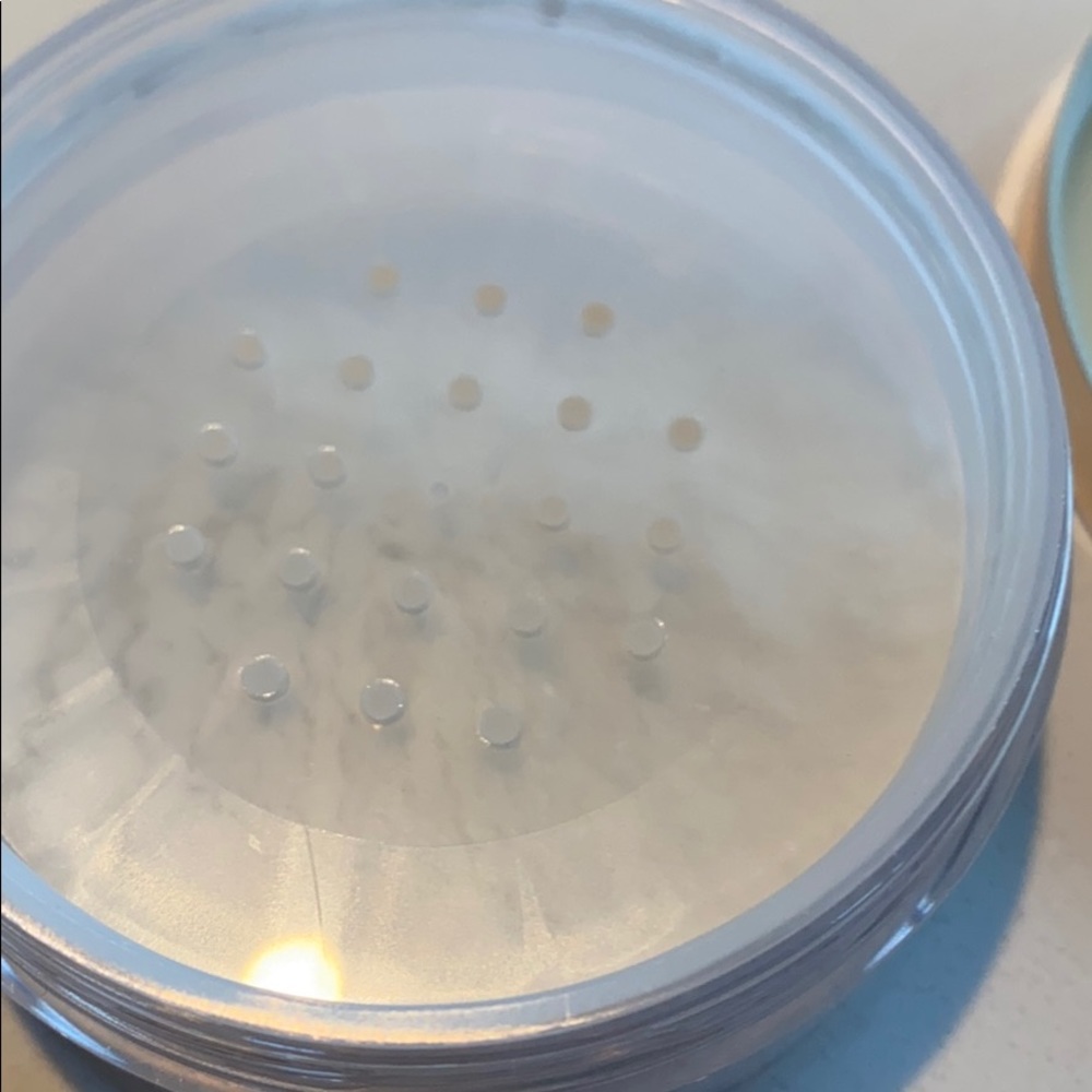 NWT Ciate Extraordinary Translucent Powder - Picture 5 of 6